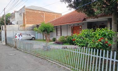 Cheap house including land near Santo Yusup Hospital, Cicadas, Bandung