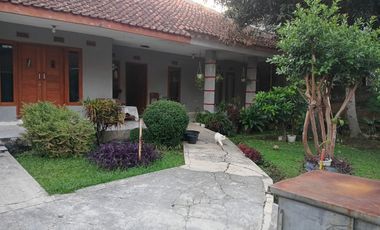 Cheap house including land near Santo Yusup Hospital, Cicadas, Bandung