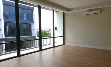 3 Storey Townhouse with 3BR and Parking FOR SALE in The Hill Townhouse San Juan City