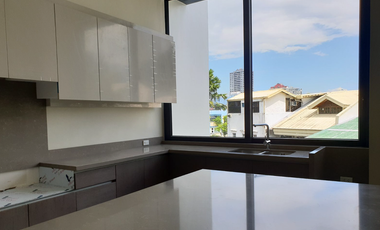 3 Storey Townhouse with 3BR and Parking FOR SALE in The Hill Townhouse San Juan City