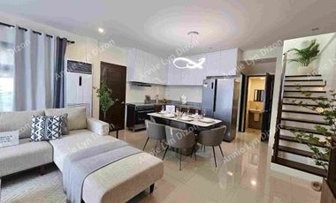 Overlooking House for sale in Teresa Heights