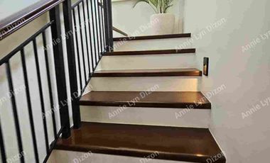 Overlooking House for sale in Teresa Heights