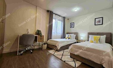 Overlooking House for sale in Teresa Heights