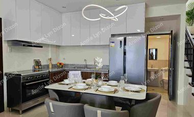 Overlooking House for sale in Teresa Heights