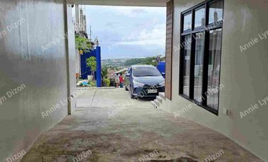 Overlooking House for sale in Teresa Heights