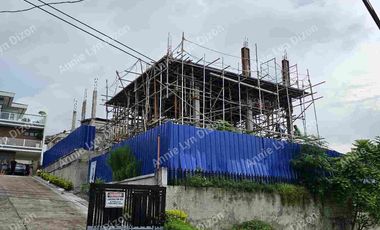 Overlooking House for sale in Teresa Heights