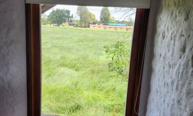 ¡Descubre tu próximo hogar en Chía! Se renta encantadora cabaña de 90m² en un ambiente totalmente campestre. Perfecta para quienes buscan tranquilidad