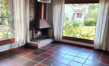 ¡Descubre tu próximo hogar en Chía! Se renta encantadora cabaña de 90m² en un ambiente totalmente campestre. Perfecta para quienes buscan tranquilidad