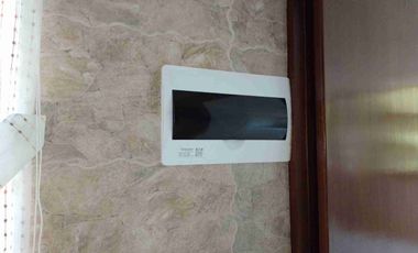 Tipo casita vista a calle con cochera vendo amplio departamento en Los Almendros La Molina. Vende SILVIA LARA REALTY