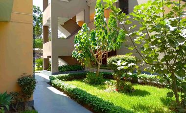 Tipo casita vista a calle con cochera vendo amplio departamento en Los Almendros La Molina. Vende SILVIA LARA REALTY