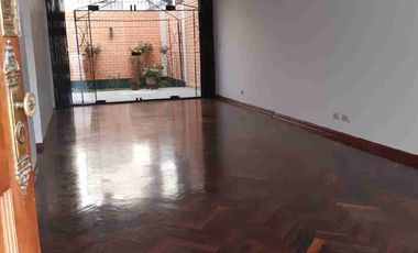 VENDO CASA FRENTE A PARQUE CERCA A LA PRE DE LIMA