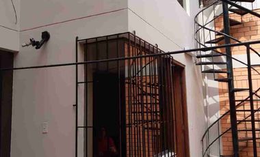 VENDO CASA FRENTE A PARQUE CERCA A LA PRE DE LIMA