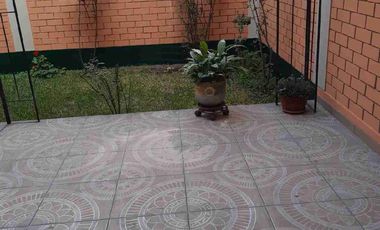VENDO CASA FRENTE A PARQUE CERCA A LA PRE DE LIMA