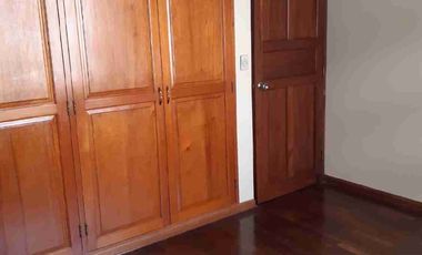 VENDO CASA FRENTE A PARQUE CERCA A LA PRE DE LIMA