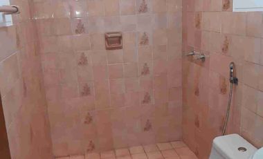 VENDO CASA FRENTE A PARQUE CERCA A LA PRE DE LIMA