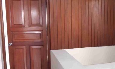 VENDO CASA FRENTE A PARQUE CERCA A LA PRE DE LIMA