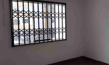 VENDO CASA FRENTE A PARQUE CERCA A LA PRE DE LIMA