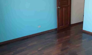 VENDO CASA FRENTE A PARQUE CERCA A LA PRE DE LIMA