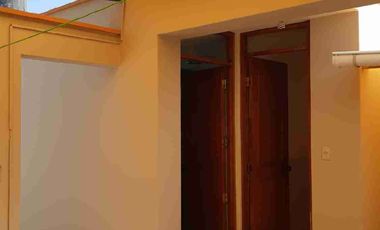 VENDO CASA FRENTE A PARQUE CERCA A LA PRE DE LIMA