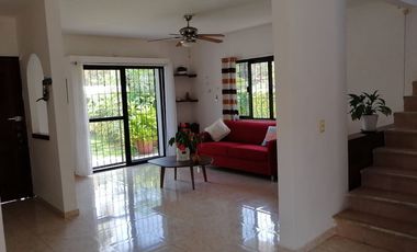 CASA AMPLIA EN CHETUMAL FRENTE A LA BAHIA