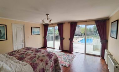 Polo Rayen, maravillosa casa  de 2 pisos en parcela en condominio seguro Colina, excelentes servicios