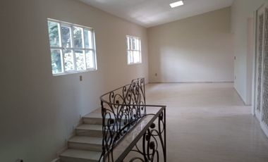 RENTA CASA EN FRAA. COL. LOMAS DE CORTES, CUERNAVACA