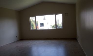 RENTA CASA EN FRAA. COL. LOMAS DE CORTES, CUERNAVACA