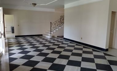 RENTA CASA EN FRAA. COL. LOMAS DE CORTES, CUERNAVACA