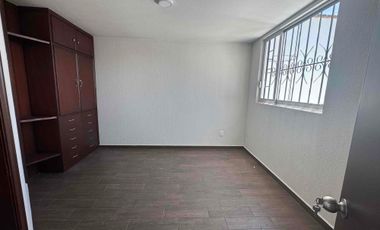 Renta casa cerca del centro, prepas y comercios