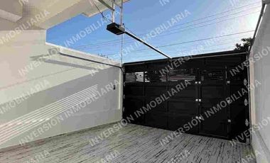 CASA DE 3 RECÁMARAS Y 3 BAÑOS EN VENTA EN ESQUINA, EL MORRO, BOCA DEL RIO ACABADOS DE LUJO, COCINA INTEGRAL, PORTRON ELÉCTRICO.