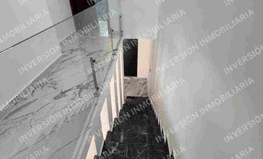 CASA DE 3 RECÁMARAS Y 3 BAÑOS EN VENTA EN ESQUINA, EL MORRO, BOCA DEL RIO ACABADOS DE LUJO, COCINA INTEGRAL, PORTRON ELÉCTRICO.