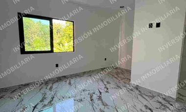 CASA DE 3 RECÁMARAS Y 3 BAÑOS EN VENTA EN ESQUINA, EL MORRO, BOCA DEL RIO ACABADOS DE LUJO, COCINA INTEGRAL, PORTRON ELÉCTRICO.