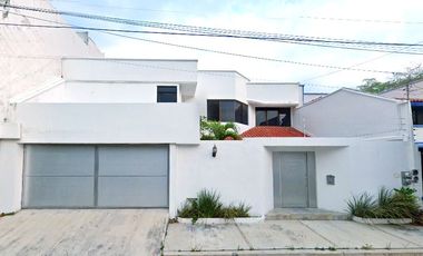 SE vende bonita casa Av. Cedros, Arboledas, Tuxtla Gutiérrez, Chiapas, México