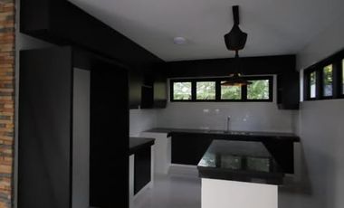 6 Bedroom House and Lot in San Fernando, Pampanga for Sale!