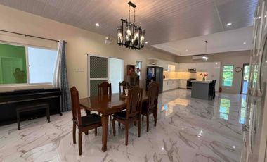 Beautiful Big House in Valencia