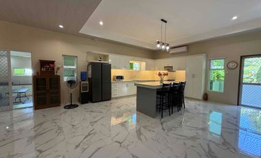 Beautiful Big House in Valencia