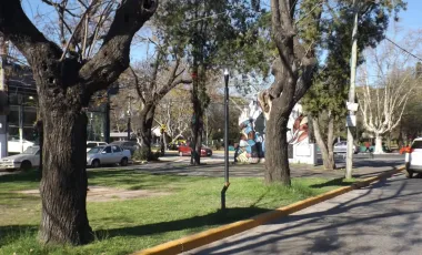 OPORTUNIDAD NUEVO VALOR, PLENO HURLINGHAM Casa a 50 mts de la plaza de Hurlingham