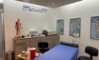 Venta de oficina de 80 m2 con terraza dentro de Plaza comercial 