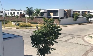 RENTA DE CASA EN SOBERNA DE 4 RECAMARAS UNA EN PLANTA BAJA