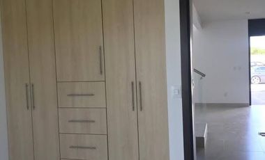 RENTA DE CASA EN SOBERNA DE 4 RECAMARAS UNA EN PLANTA BAJA