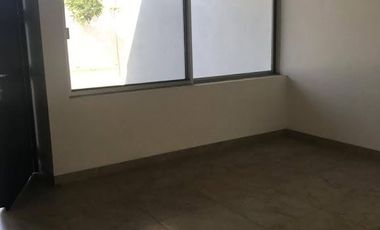 RENTA DE CASA EN SOBERNA DE 4 RECAMARAS UNA EN PLANTA BAJA