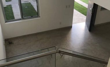 RENTA DE CASA EN SOBERNA DE 4 RECAMARAS UNA EN PLANTA BAJA