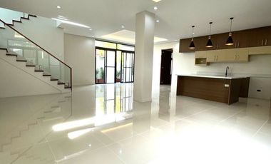 BF Northwest B, Paranaque City | 5-Bedroom House For Sale