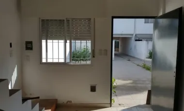 DUPLEX CON PATIO Y ESPACIO GUARDA AUTO