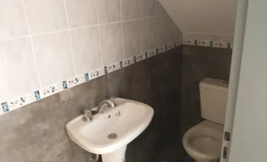 DUPLEX CON PATIO Y ESPACIO GUARDA AUTO