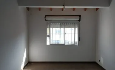 DUPLEX CON PATIO Y ESPACIO GUARDA AUTO