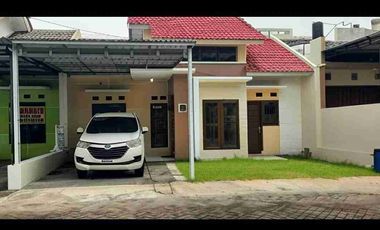 Di sewakan bersih hunian nyaman bisa 2 mobil