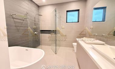 𝐋𝐔𝐗𝐔𝐑𝐈𝐎𝐔𝐒 𝐌𝐎𝐃𝐄𝐑𝐍 𝐂𝐎𝐑𝐍𝐄𝐑 𝐁𝐔𝐍𝐆𝐀𝐋𝐎𝐖 𝐖𝐈𝐓𝐇 𝐏𝐎𝐎𝐋 𝐅𝐎𝐑 𝐒𝐀𝐋𝐄