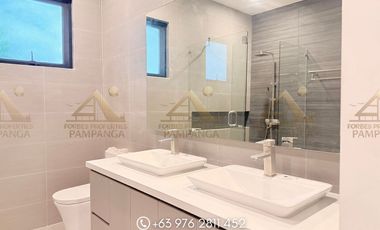 𝐋𝐔𝐗𝐔𝐑𝐈𝐎𝐔𝐒 𝐌𝐎𝐃𝐄𝐑𝐍 𝐂𝐎𝐑𝐍𝐄𝐑 𝐁𝐔𝐍𝐆𝐀𝐋𝐎𝐖 𝐖𝐈𝐓𝐇 𝐏𝐎𝐎𝐋 𝐅𝐎𝐑 𝐒𝐀𝐋𝐄