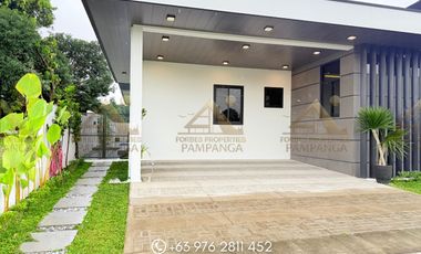 𝐋𝐔𝐗𝐔𝐑𝐈𝐎𝐔𝐒 𝐌𝐎𝐃𝐄𝐑𝐍 𝐂𝐎𝐑𝐍𝐄𝐑 𝐁𝐔𝐍𝐆𝐀𝐋𝐎𝐖 𝐖𝐈𝐓𝐇 𝐏𝐎𝐎𝐋 𝐅𝐎𝐑 𝐒𝐀𝐋𝐄